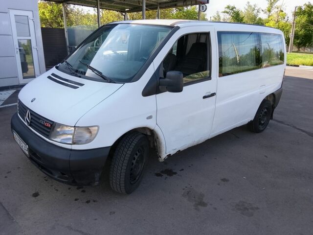 Белый Мерседес Вито, объемом двигателя 2.1 л и пробегом 250 тыс. км за 2600 $, фото 1 на Automoto.ua