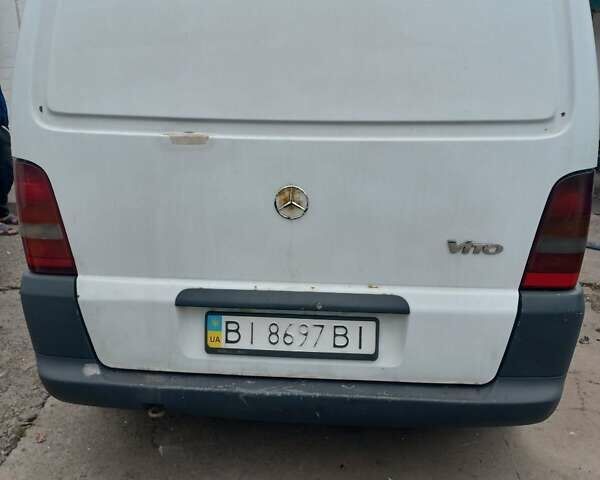 Білий Мерседес Віто, об'ємом двигуна 2.2 л та пробігом 400 тис. км за 2117 $, фото 1 на Automoto.ua
