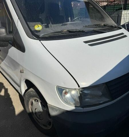 Білий Мерседес Віто, об'ємом двигуна 2.15 л та пробігом 300 тис. км за 3500 $, фото 1 на Automoto.ua