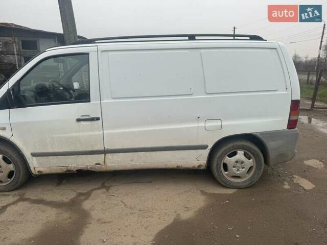 Белый Мерседес Вито, объемом двигателя 2.15 л и пробегом 500 тыс. км за 2650 $, фото 1 на Automoto.ua