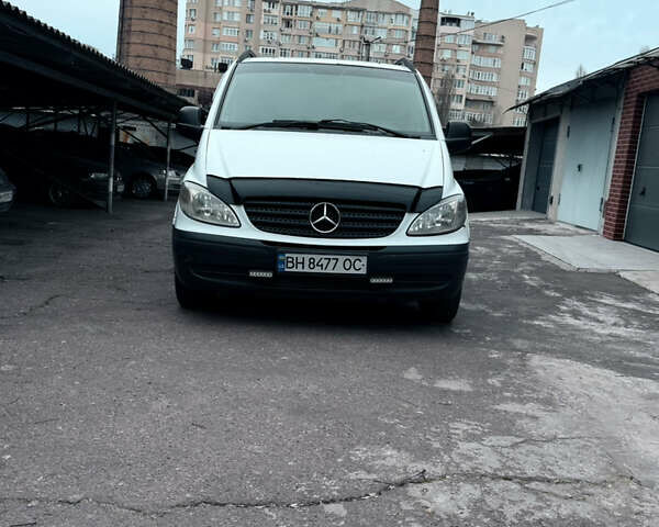 Белый Мерседес Вито, объемом двигателя 2.15 л и пробегом 550 тыс. км за 8300 $, фото 1 на Automoto.ua