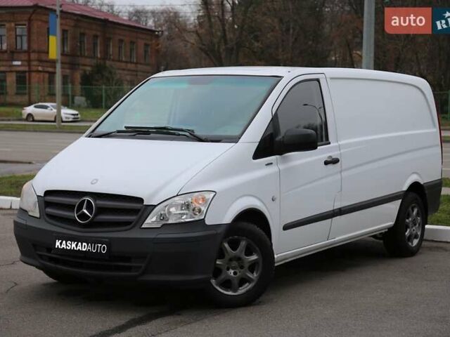 Белый Мерседес Вито, объемом двигателя 2.14 л и пробегом 528 тыс. км за 9900 $, фото 1 на Automoto.ua