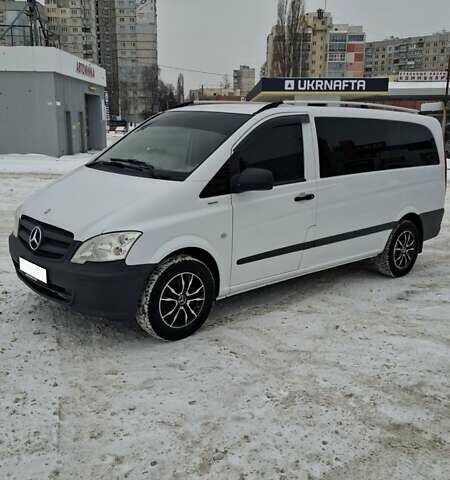 Белый Мерседес Вито, объемом двигателя 2.14 л и пробегом 278 тыс. км за 14990 $, фото 1 на Automoto.ua