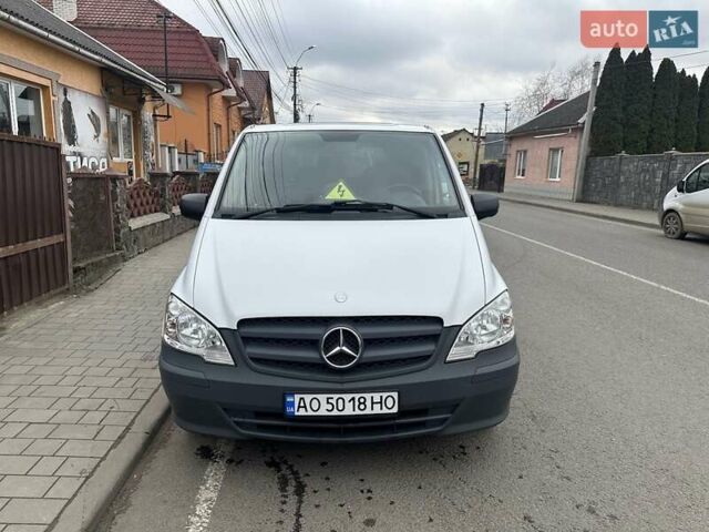 Белый Мерседес Вито, объемом двигателя 2.14 л и пробегом 198 тыс. км за 10000 $, фото 1 на Automoto.ua