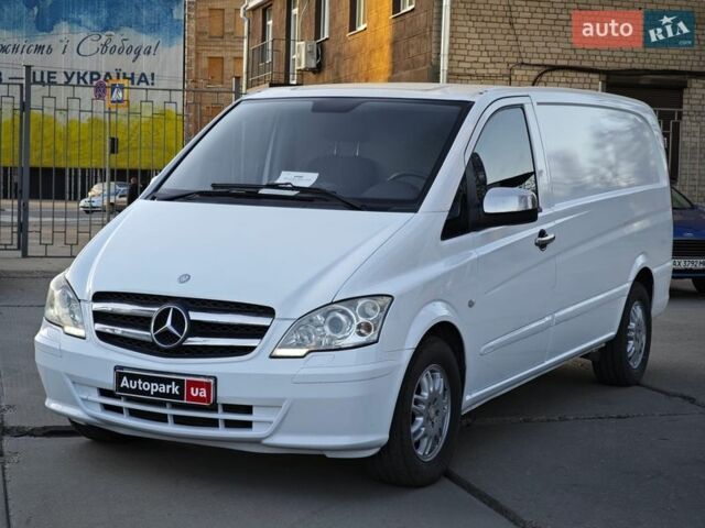 Белый Мерседес Вито, объемом двигателя 12.1 л и пробегом 229 тыс. км за 11490 $, фото 1 на Automoto.ua