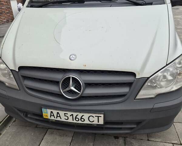 Білий Мерседес Віто, об'ємом двигуна 2.14 л та пробігом 325 тис. км за 8200 $, фото 1 на Automoto.ua