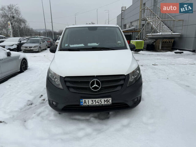 Белый Мерседес Вито, объемом двигателя 2.14 л и пробегом 350 тыс. км за 17500 $, фото 1 на Automoto.ua
