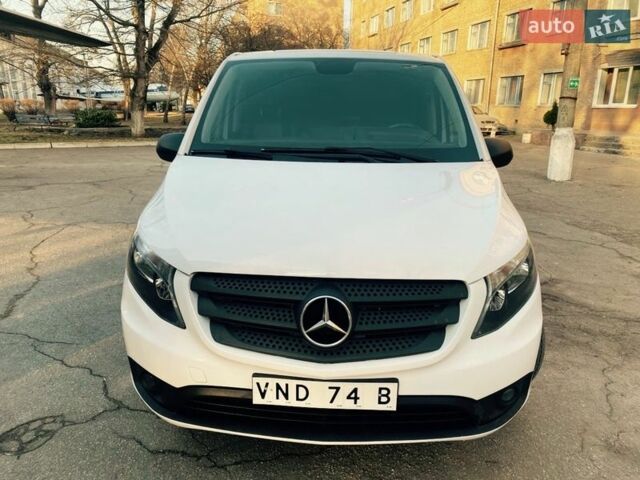 Білий Мерседес Віто, об'ємом двигуна 2.1 л та пробігом 215 тис. км за 20500 $, фото 1 на Automoto.ua