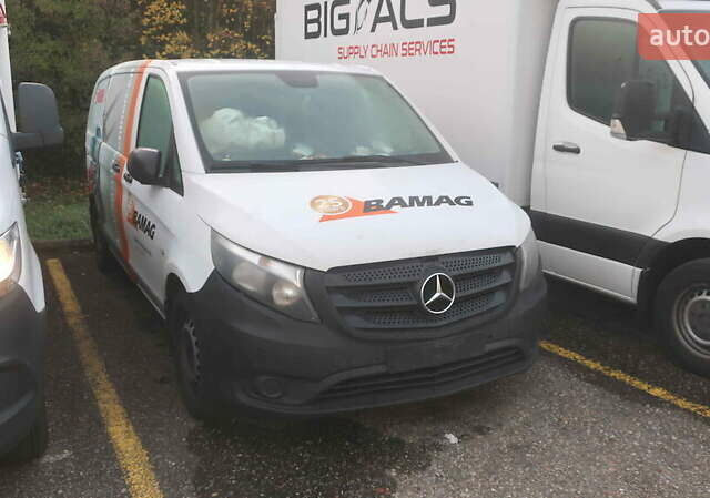 Белый Мерседес Вито, объемом двигателя 2.2 л и пробегом 187 тыс. км за 13500 $, фото 1 на Automoto.ua