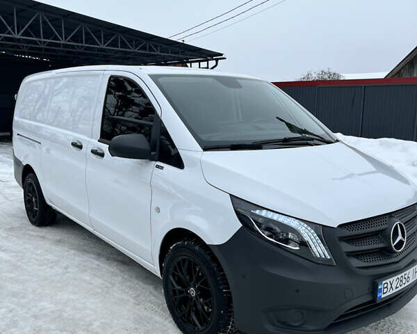 Білий Мерседес Віто, об'ємом двигуна 2 л та пробігом 260 тис. км за 23500 $, фото 1 на Automoto.ua