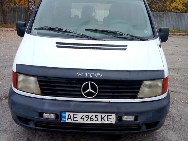 Белый Мерседес Вито, объемом двигателя 2.3 л и пробегом 356 тыс. км за 2500 $, фото 1 на Automoto.ua
