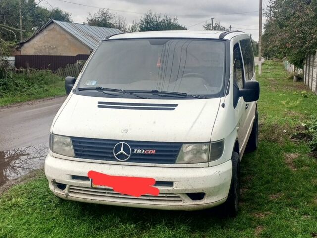 Белый Мерседес Вито, объемом двигателя 2 л и пробегом 338 тыс. км за 2700 $, фото 1 на Automoto.ua
