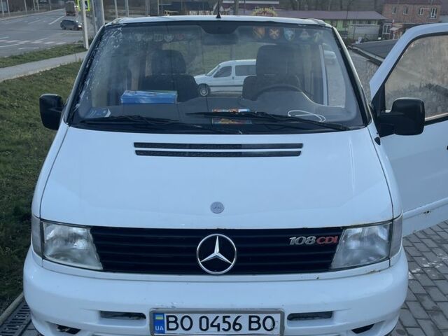 Белый Мерседес Вито, объемом двигателя 2.1 л и пробегом 450 тыс. км за 2000 $, фото 1 на Automoto.ua