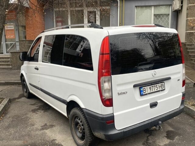 Белый Мерседес Вито, объемом двигателя 2.1 л и пробегом 323 тыс. км за 5400 $, фото 1 на Automoto.ua