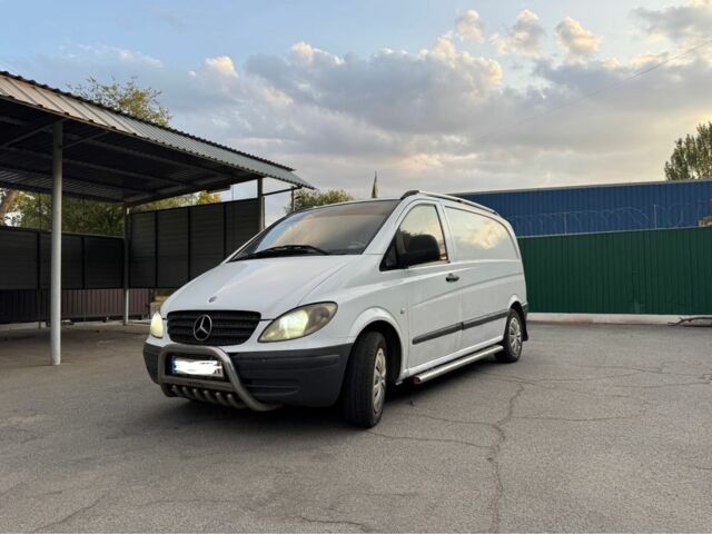 Мерседес Вито 2005 в Кривом Роге на Automoto.ua Белый Мерседес Вито, объемом двигателя 2.1 л и пробегом 5 тыс. км за 4800 $, фото 1 на Automoto.ua