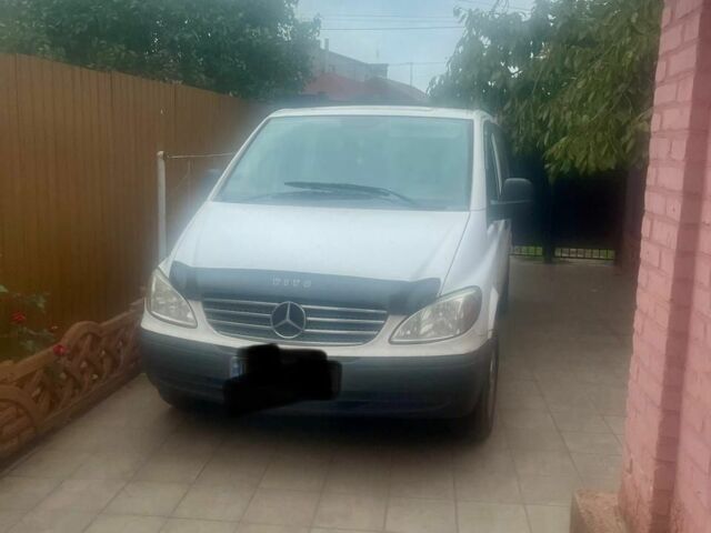 Белый Мерседес Вито, объемом двигателя 2.2 л и пробегом 308 тыс. км за 6800 $, фото 1 на Automoto.ua