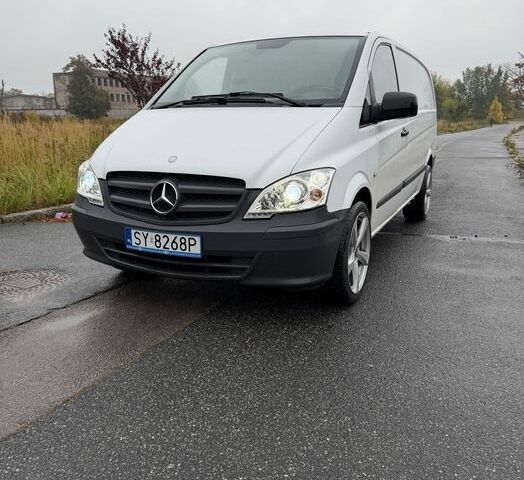 Білий Мерседес Віто, об'ємом двигуна 2.2 л та пробігом 240 тис. км за 2500 $, фото 1 на Automoto.ua