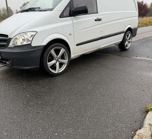 Білий Мерседес Віто, об'ємом двигуна 2.2 л та пробігом 280 тис. км за 2200 $, фото 1 на Automoto.ua