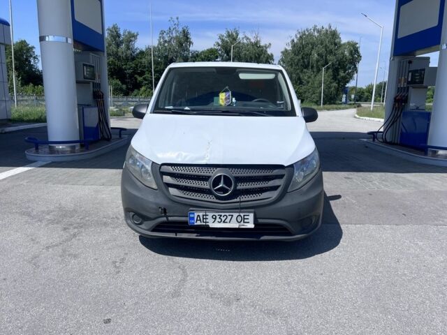 Білий Мерседес Віто, об'ємом двигуна 1.6 л та пробігом 303 тис. км за 9800 $, фото 1 на Automoto.ua