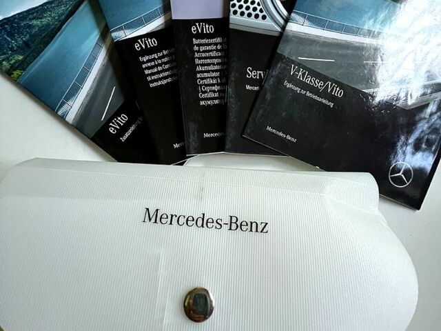 Белый Мерседес Вито, объемом двигателя 0 л и пробегом 55 тыс. км за 18000 $, фото 1 на Automoto.ua