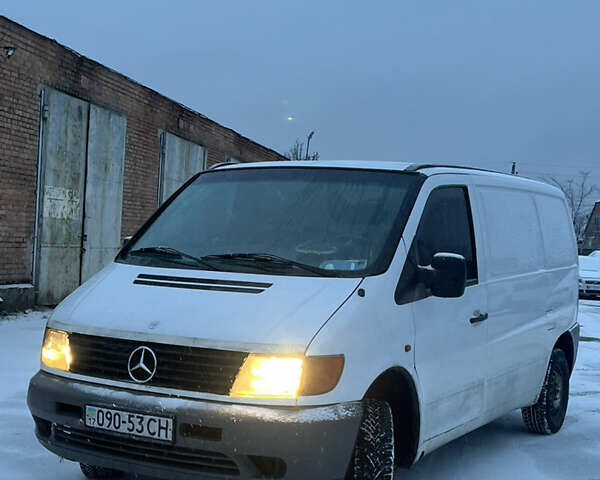 Білий Мерседес Віто, об'ємом двигуна 2.3 л та пробігом 383 тис. км за 2800 $, фото 1 на Automoto.ua