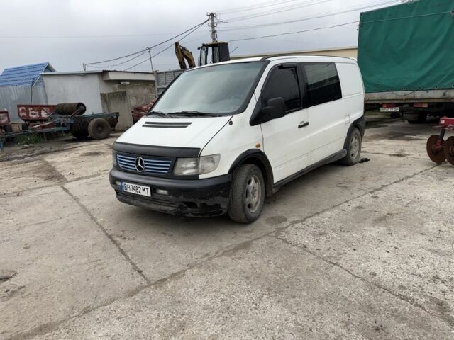 Белый Мерседес Вито, объемом двигателя 0 л и пробегом 333 тыс. км за 2200 $, фото 1 на Automoto.ua