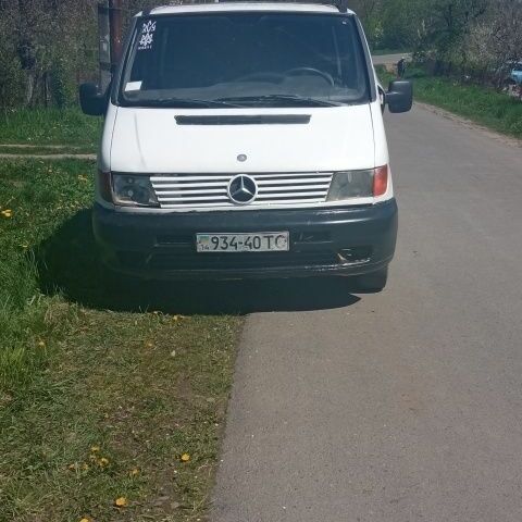 Белый Мерседес Вито, объемом двигателя 2.3 л и пробегом 500 тыс. км за 1000 $, фото 1 на Automoto.ua