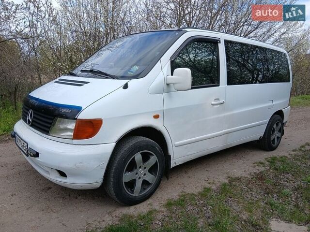 Белый Мерседес Вито, объемом двигателя 2.3 л и пробегом 442 тыс. км за 3000 $, фото 1 на Automoto.ua