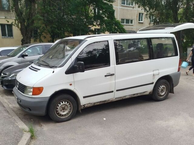 Белый Мерседес Вито, объемом двигателя 2.3 л и пробегом 280 тыс. км за 2500 $, фото 1 на Automoto.ua