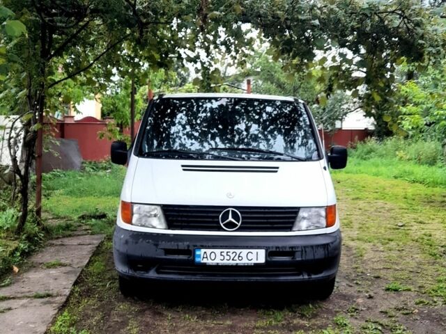 Белый Мерседес Вито, объемом двигателя 2.3 л и пробегом 2 тыс. км за 2700 $, фото 1 на Automoto.ua