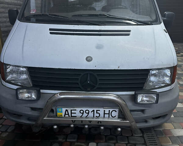 Білий Мерседес Віто, об'ємом двигуна 2.2 л та пробігом 400 тис. км за 2300 $, фото 1 на Automoto.ua