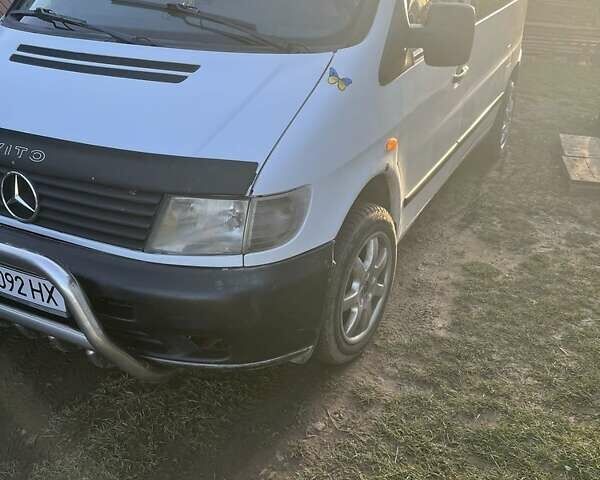 Білий Мерседес Віто, об'ємом двигуна 2.2 л та пробігом 700 тис. км за 3300 $, фото 1 на Automoto.ua