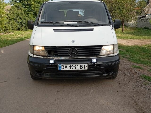 Белый Мерседес Вито, объемом двигателя 2.2 л и пробегом 70 тыс. км за 3083 $, фото 1 на Automoto.ua