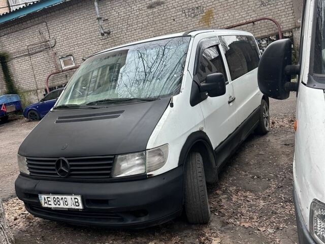 Белый Мерседес Вито, объемом двигателя 2.2 л и пробегом 333 тыс. км за 2200 $, фото 1 на Automoto.ua