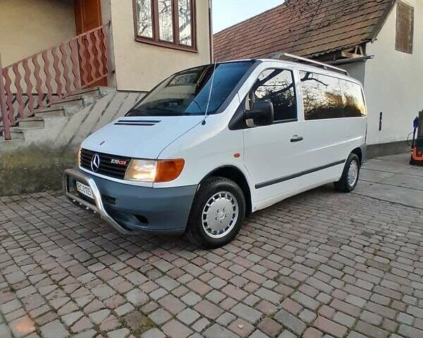 Белый Мерседес Вито, объемом двигателя 2.15 л и пробегом 340 тыс. км за 4600 $, фото 1 на Automoto.ua