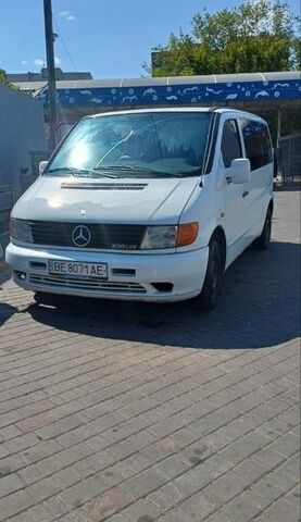 Белый Мерседес Вито, объемом двигателя 2.2 л и пробегом 340 тыс. км за 3350 $, фото 1 на Automoto.ua