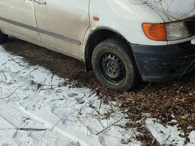 Белый Мерседес Вито, объемом двигателя 2.2 л и пробегом 350 тыс. км за 2275 $, фото 1 на Automoto.ua