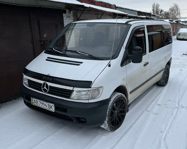 Белый Мерседес Вито, объемом двигателя 2.2 л и пробегом 280 тыс. км за 4500 $, фото 1 на Automoto.ua