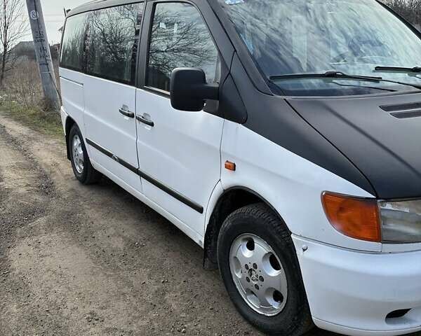 Белый Мерседес Вито, объемом двигателя 2.2 л и пробегом 470 тыс. км за 4500 $, фото 1 на Automoto.ua