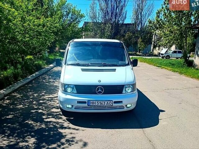 Белый Мерседес Вито, объемом двигателя 2.1 л и пробегом 350 тыс. км за 5200 $, фото 1 на Automoto.ua