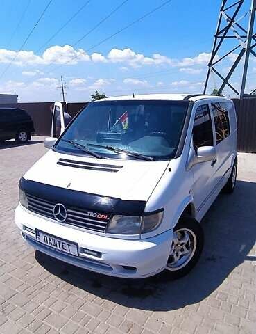 Белый Мерседес Вито, объемом двигателя 2.15 л и пробегом 550 тыс. км за 5000 $, фото 1 на Automoto.ua