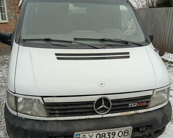 Білий Мерседес Віто, об'ємом двигуна 2.2 л та пробігом 397 тис. км за 4000 $, фото 1 на Automoto.ua