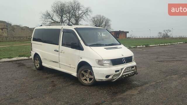 Белый Мерседес Вито, объемом двигателя 2.2 л и пробегом 350 тыс. км за 2550 $, фото 1 на Automoto.ua