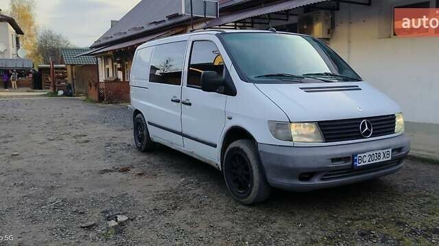 Белый Мерседес Вито, объемом двигателя 2.2 л и пробегом 241 тыс. км за 3000 $, фото 1 на Automoto.ua