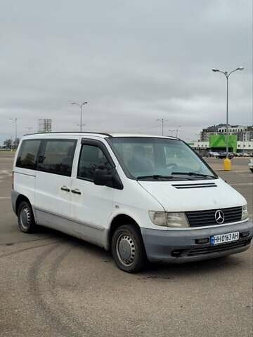Белый Мерседес Вито, объемом двигателя 2.15 л и пробегом 328 тыс. км за 4600 $, фото 1 на Automoto.ua
