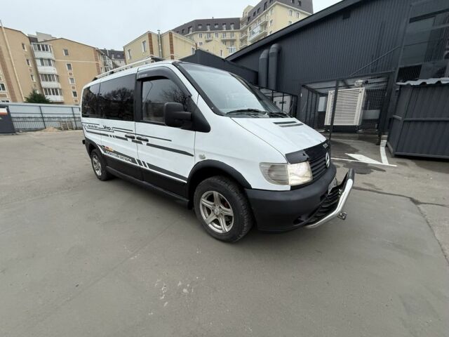 Белый Мерседес Вито, объемом двигателя 2.2 л и пробегом 363 тыс. км за 4200 $, фото 1 на Automoto.ua