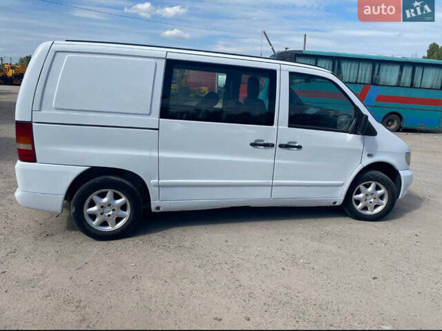 Белый Мерседес Вито, объемом двигателя 2.15 л и пробегом 329 тыс. км за 4300 $, фото 1 на Automoto.ua