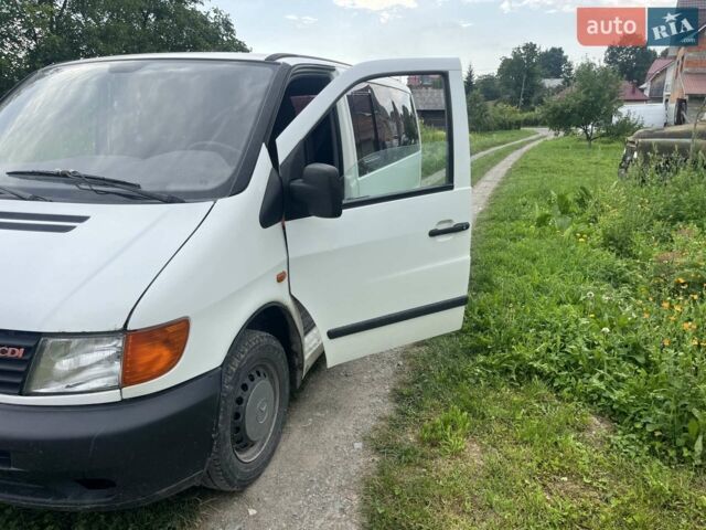 Белый Мерседес Вито, объемом двигателя 2.3 л и пробегом 390 тыс. км за 3300 $, фото 1 на Automoto.ua