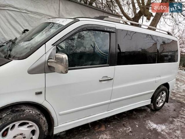 Белый Мерседес Вито, объемом двигателя 2.1 л и пробегом 365 тыс. км за 5000 $, фото 1 на Automoto.ua