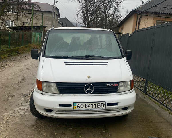 Білий Мерседес Віто, об'ємом двигуна 2.15 л та пробігом 296 тис. км за 3500 $, фото 1 на Automoto.ua